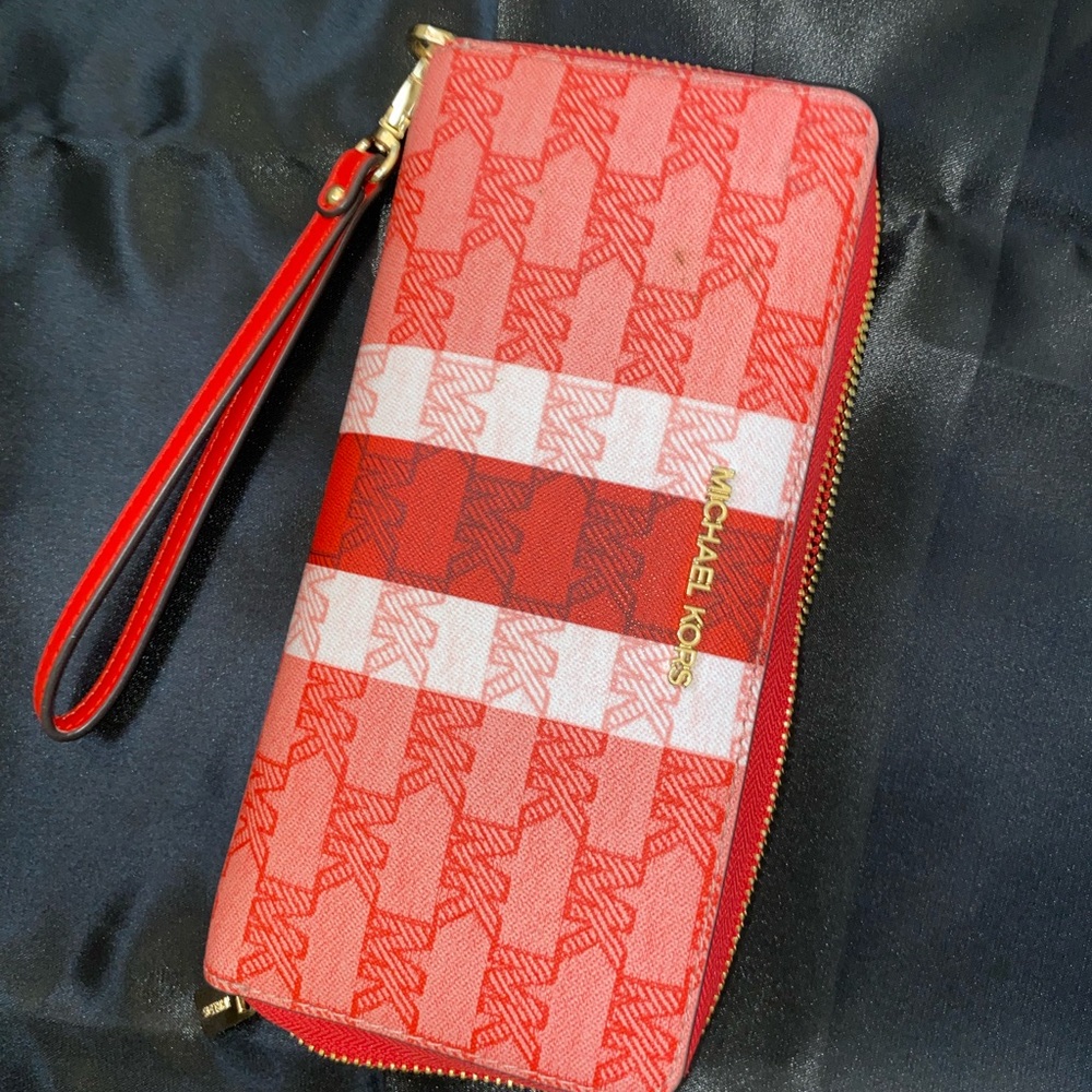 Excellent condition, red Mk wallet